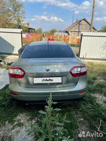 Renault Fluence 1.6 CVT, 2014, битый, 150 000 км