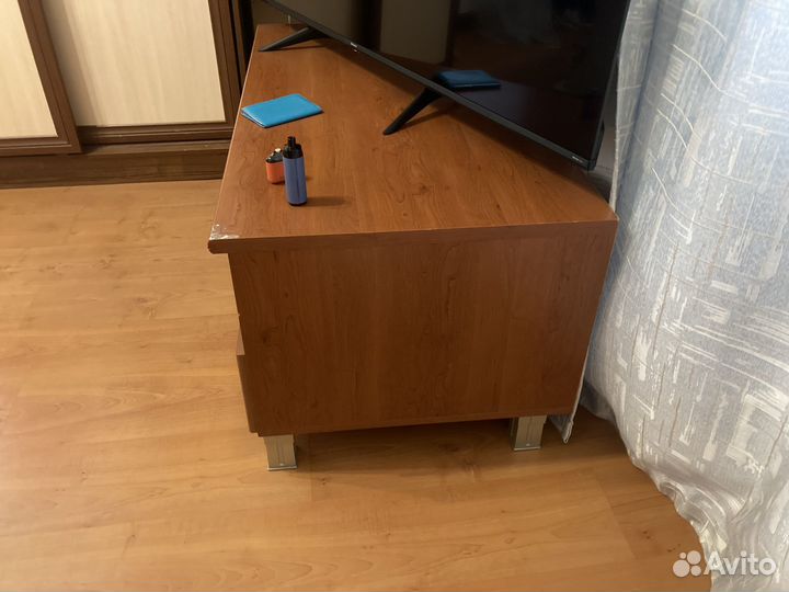 Продам тумбу под телевизор