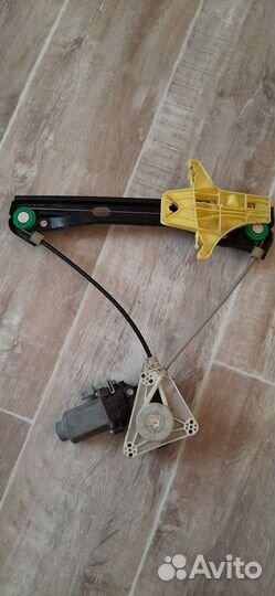 Стеклоподъемник задний левый на volkswagen polo