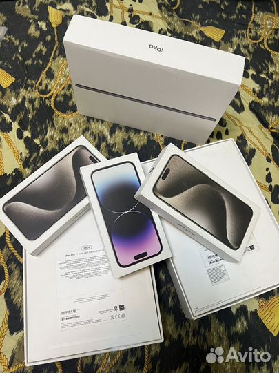 Пустые коробки apple