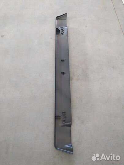 Панель над бампером серый пластик Man