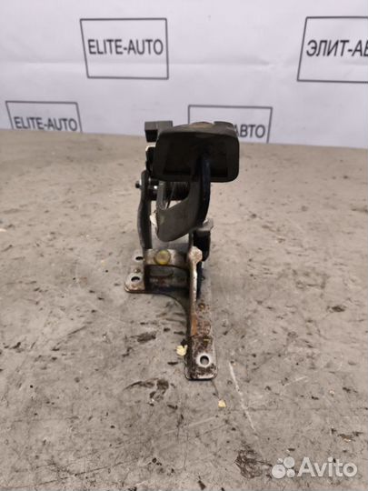 Педаль сцепления Kia Rio 3 1.4 2016