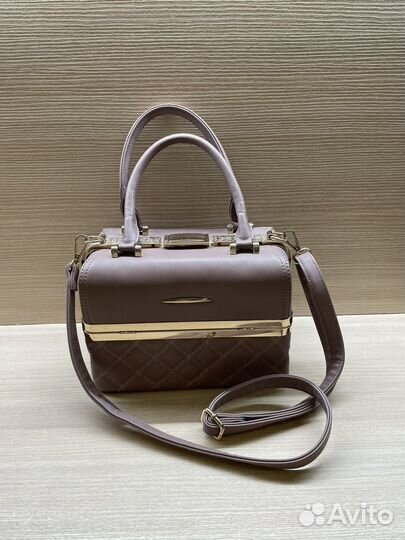 Сумочка чемоданчик