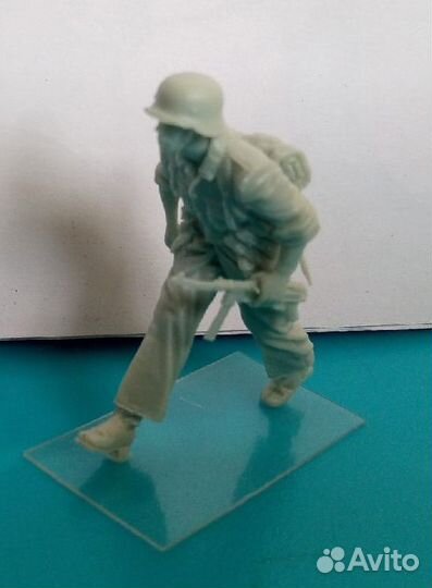 1:35 Фигура Панцергренадер бегущий