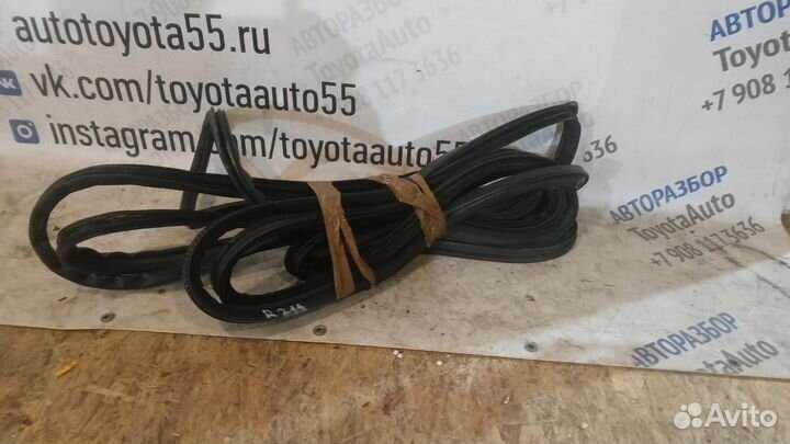 Уплотнитель двери Тойота Королла Е120