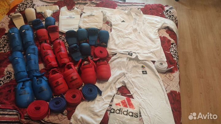 Кимоно и защита для каратэ