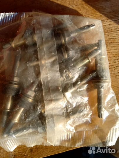 Rover Ровер 75 шпильки крепления форсунок