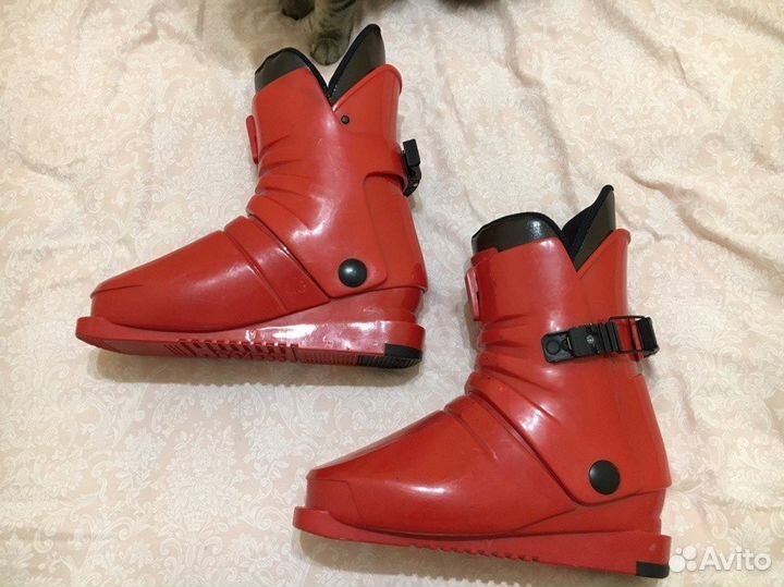 Горнолыжные ботинки Salvo р-р 250 (Новые)