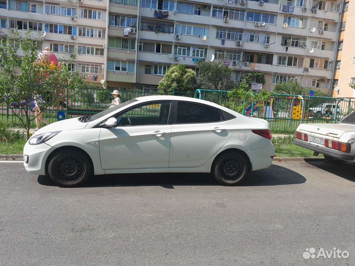 Hyundai Solaris 1.6 МТ, 2011, 393 654 км
