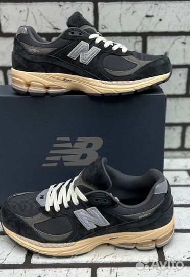 New Balance 2002R