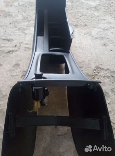 Подлокотник