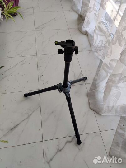 Штатив для фотоаппарата профессиональный