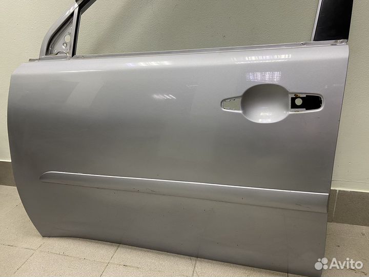 Дверь передняя левая Mitsubishi L200 K4T