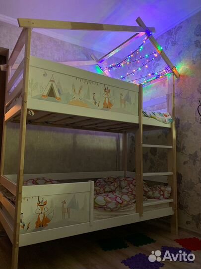 Детская двухъярусная кровать из дерева