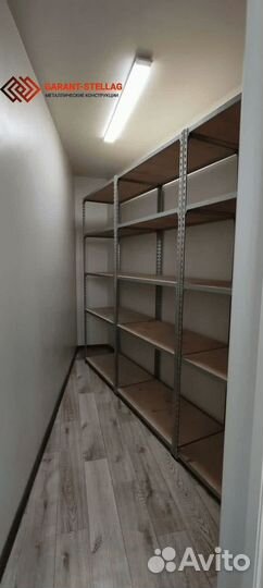 *Продается прочный стеллаж с фанерным настилом**