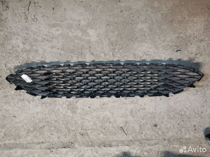 Решетка радиатора переднего бампера Ford Focus 3