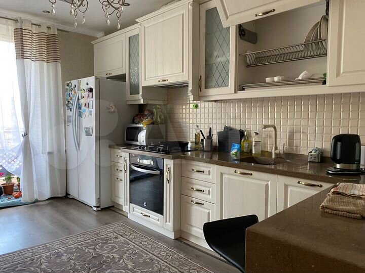 Коттедж 606 м² на участке 10 сот.