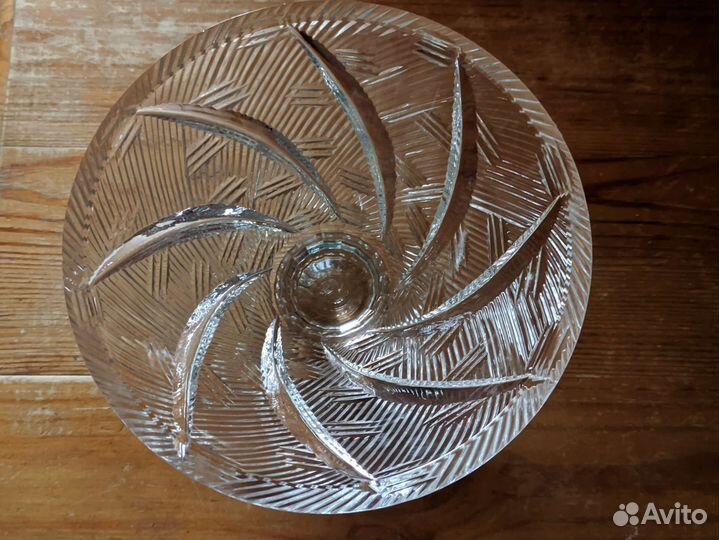 Хрустальная конфетница