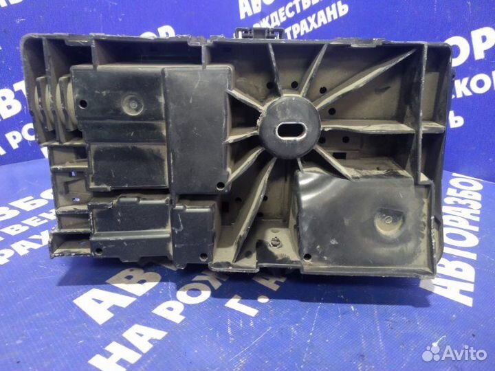 Блок предохранителей под капот Chevrolet Cruze