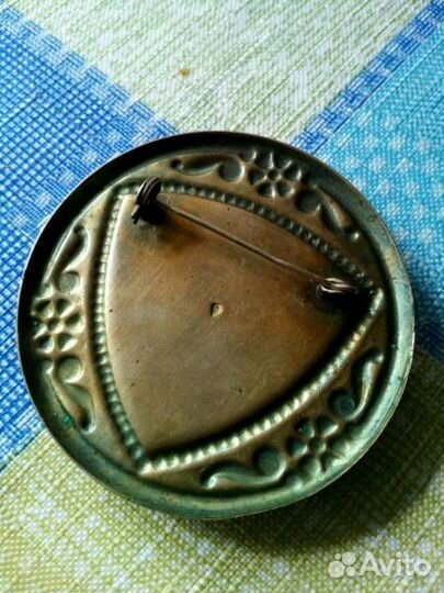 Брошь старинная с янтарем и кулон