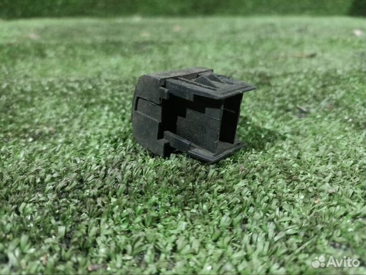 Заглушка кнопки Opel Omega B