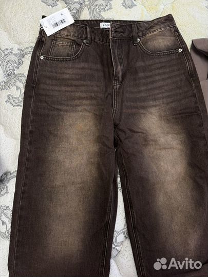 Коричневые джинсы