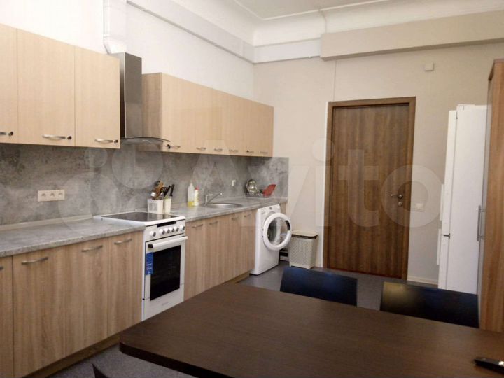 Комната 14 м² в 9-к., 2/4 эт.