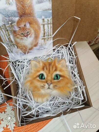 Брошь из натуральной шерсти