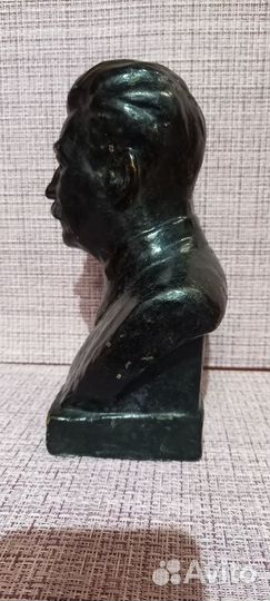 Бюст Сталина