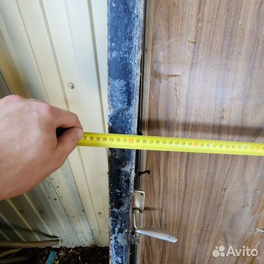 Металлическая дверь бу 3 шт