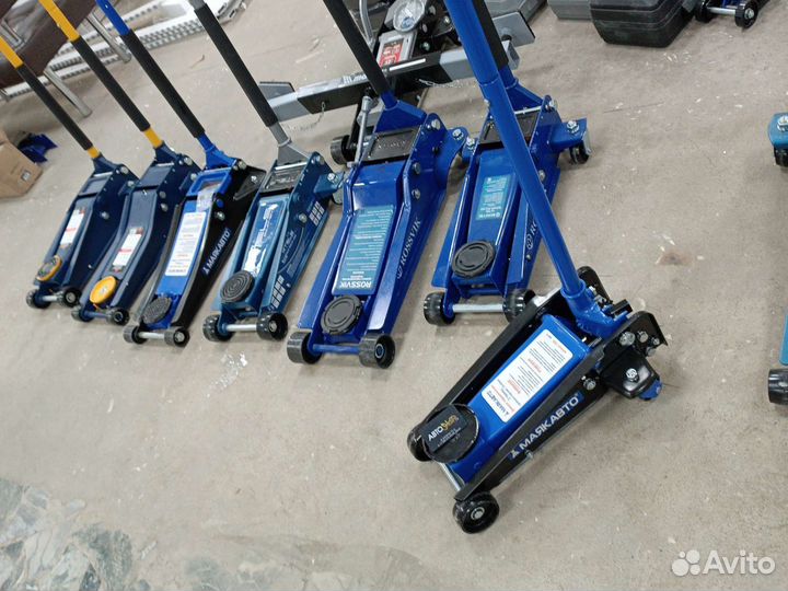 Домкрат подкатной 3 тонны 460 мм