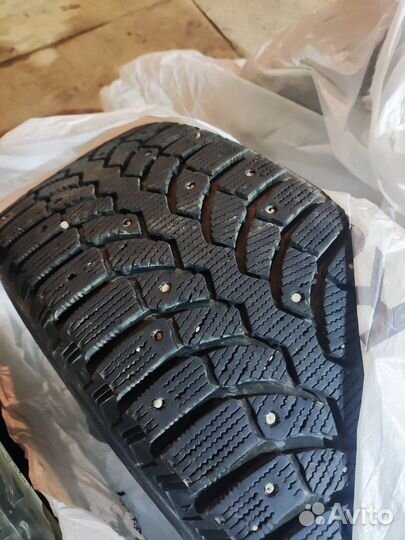 Bridgestone Blizzak Spike-01 205/55 R16