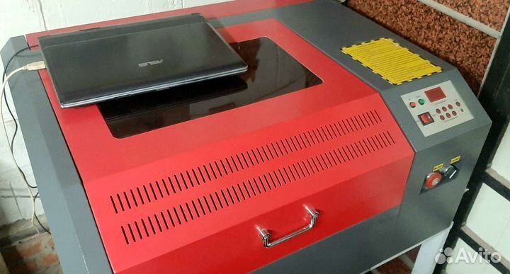 Лазерный станок CO2