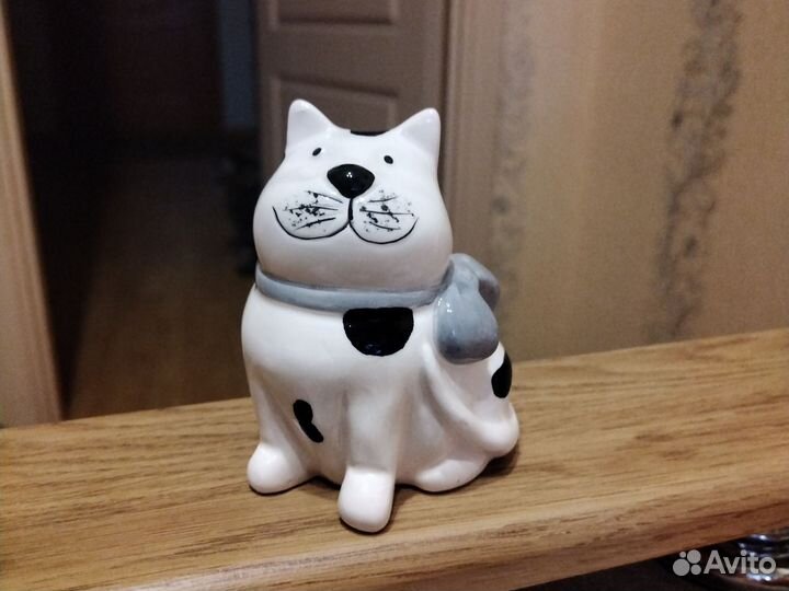 Фигурка котика