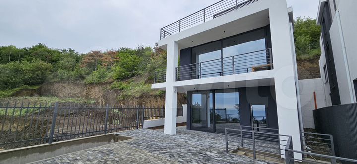 Дом 238 м² на участке 3,5 сот.