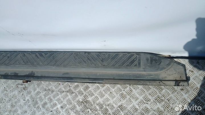 Подножка Hyundai Terracan 2003 87514H1030