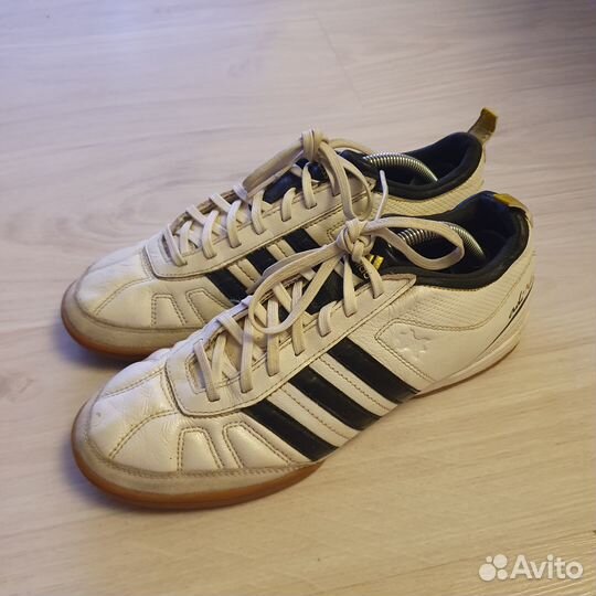 Залки Adidas Adinova IV