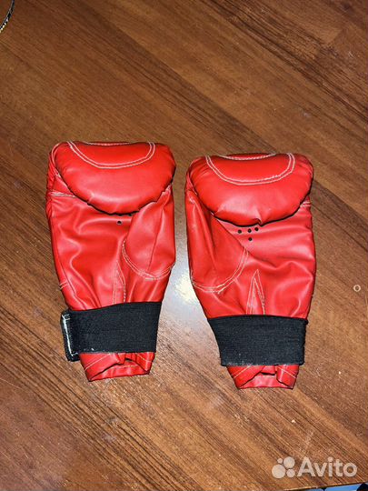 Боксерские перчатки