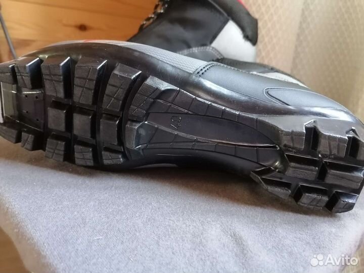 Лыжные ботинки на 39 размер бу