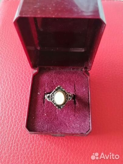 Кольцо с лунным камнем