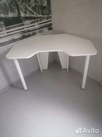 Компьютерный стол угловой белый игровой