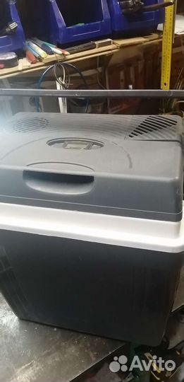 Авто холодильник Еzetil E 27N