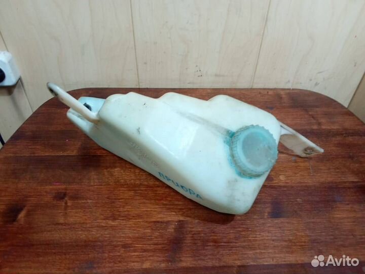 Бачок омывателя Лада Приора