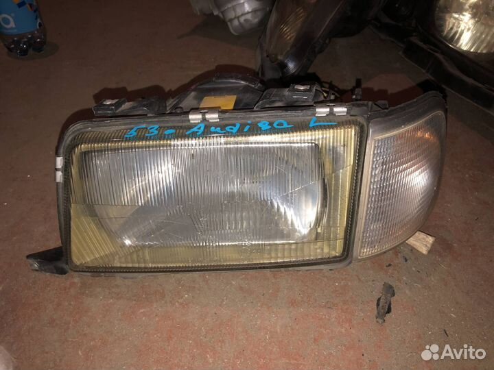 Фара Audi 80