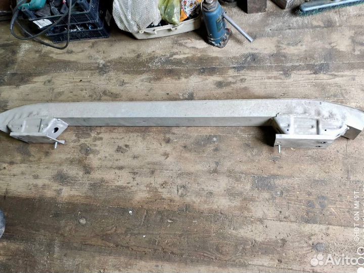 Усилитель заднего бампера для Lexus LS 430 UCF30