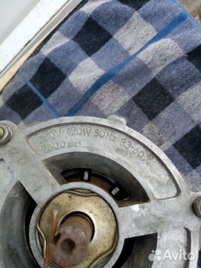 Двигатель от центрефуги. На стиральную машину