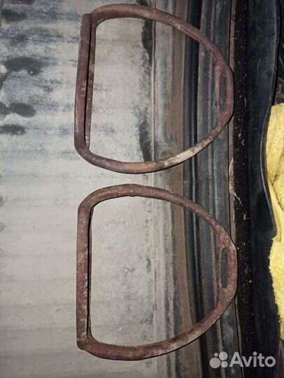 Стремена для коня