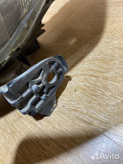 Фара передняя левая Honda Fit 2 141072