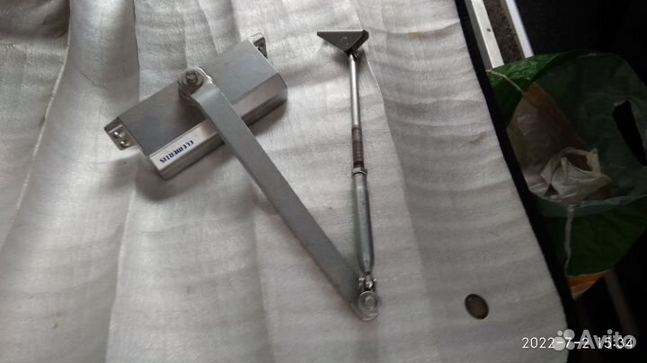 Доводчик дверной