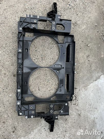 Рамка радиатора Infiniti Ex37 2010